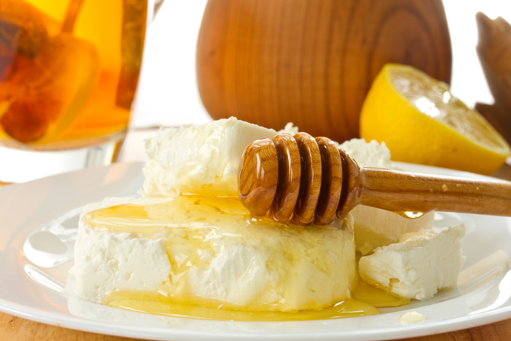 milk cottage cheese with honey