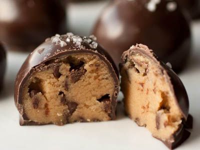 salted-browned-butter-chocolate-chip-cookie-dough-truffles