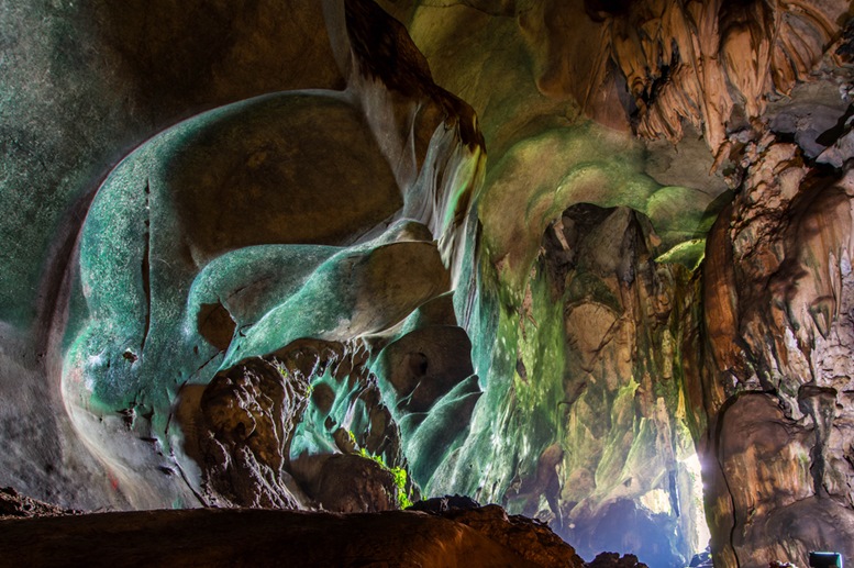 Gua Tempurung is a cave in Gopeng, Perak. It is popular among spelunkers, or caving enthusiasts. More than 3 km long, it is one of the longest caves in Malaysia