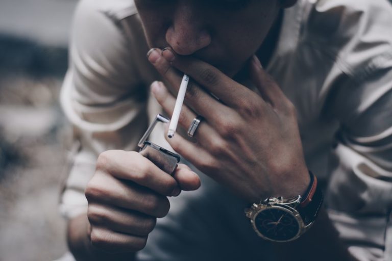 Top 7 Reasons Why You Should Quit Smoking in 2019 Featured Image
